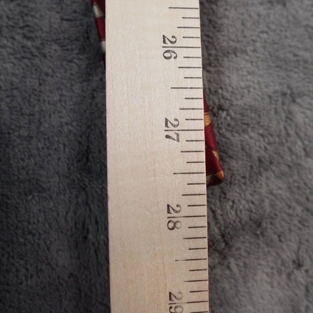 Valentino Cravatte‎ Mens Silk Tie Burgundy Gold Geometric Hand Made Italy 70128